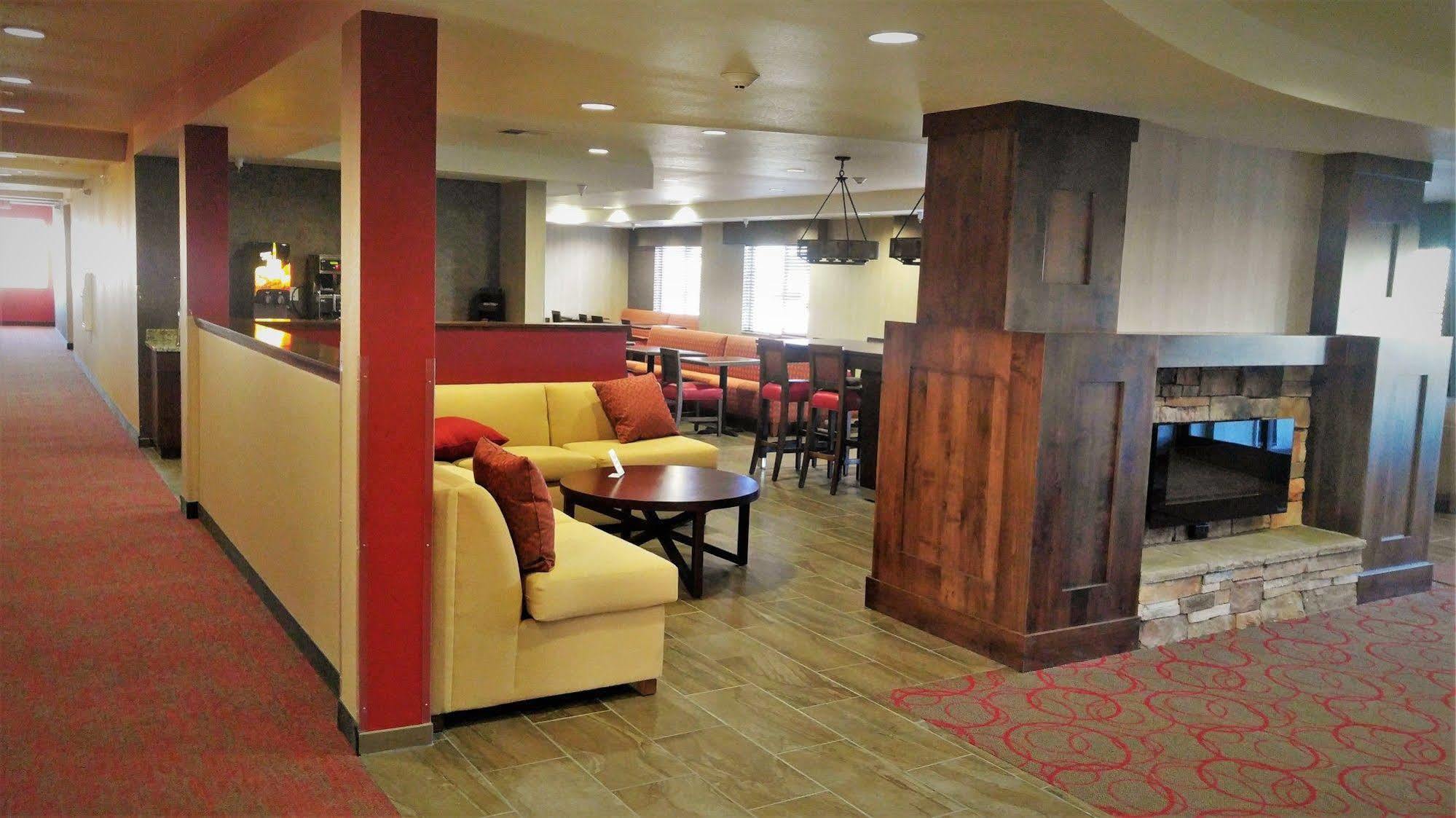 Inn At Hunters Run Watford City Exterior foto